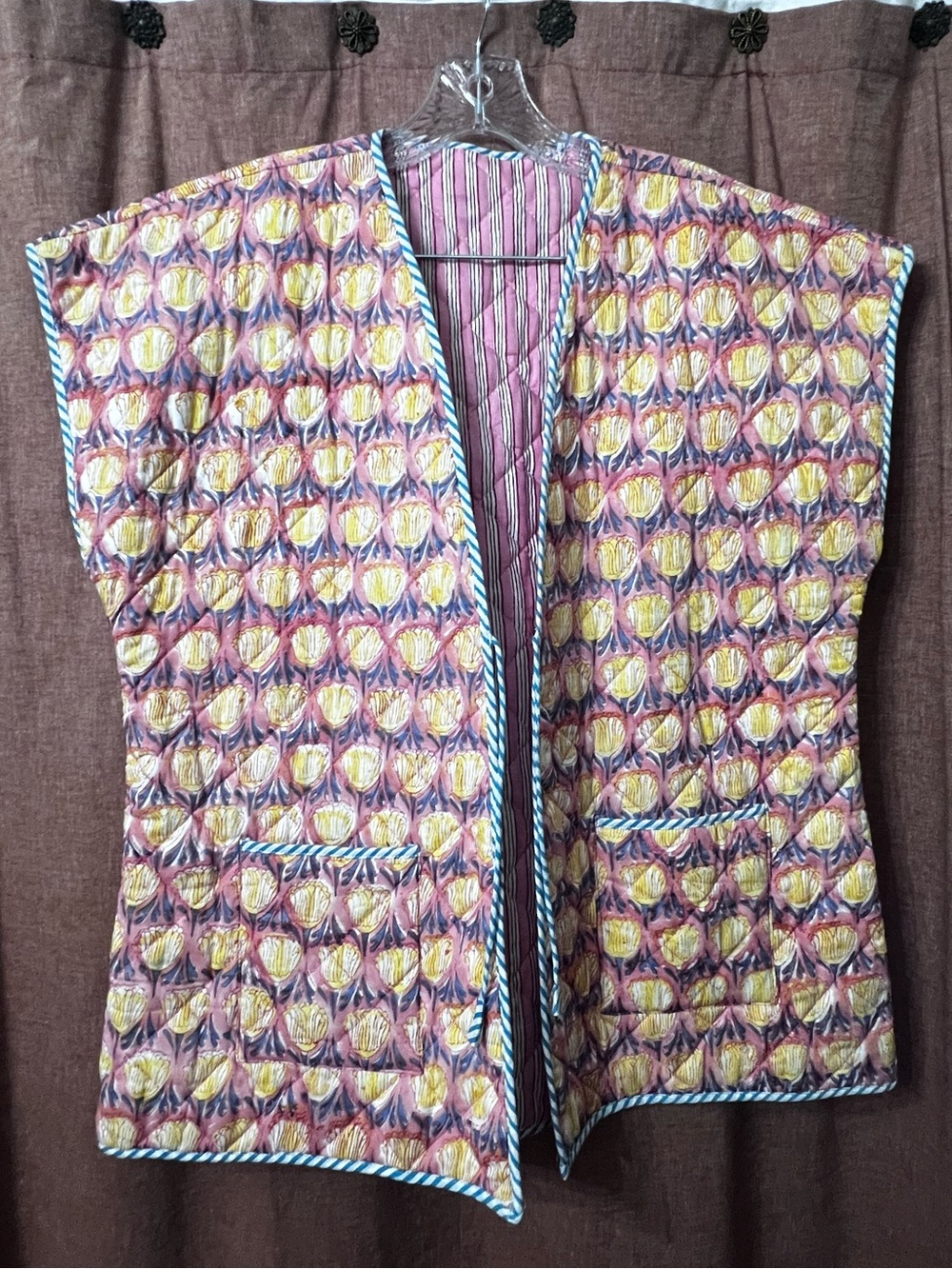 Quilted Open-Front Floral Print Sleeveless Vest - Pink & Yellow